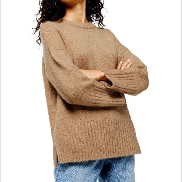 Topshop Sweaters - Topshop size 8/10 Fuzzy Beige Deep Hem Sweater